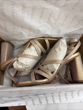 Kaanas Eagle Wrap Heels Gold Women's NWT